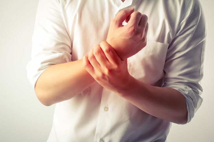 Hand numbness due to osteochondrosis of the cervical spine